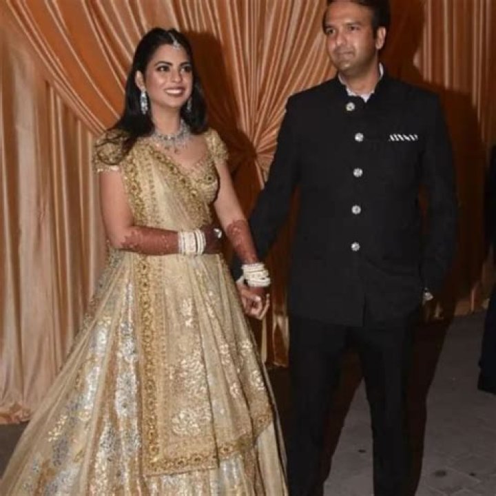 Anand Piramal- Wiki, Height, Net Worth, Husband