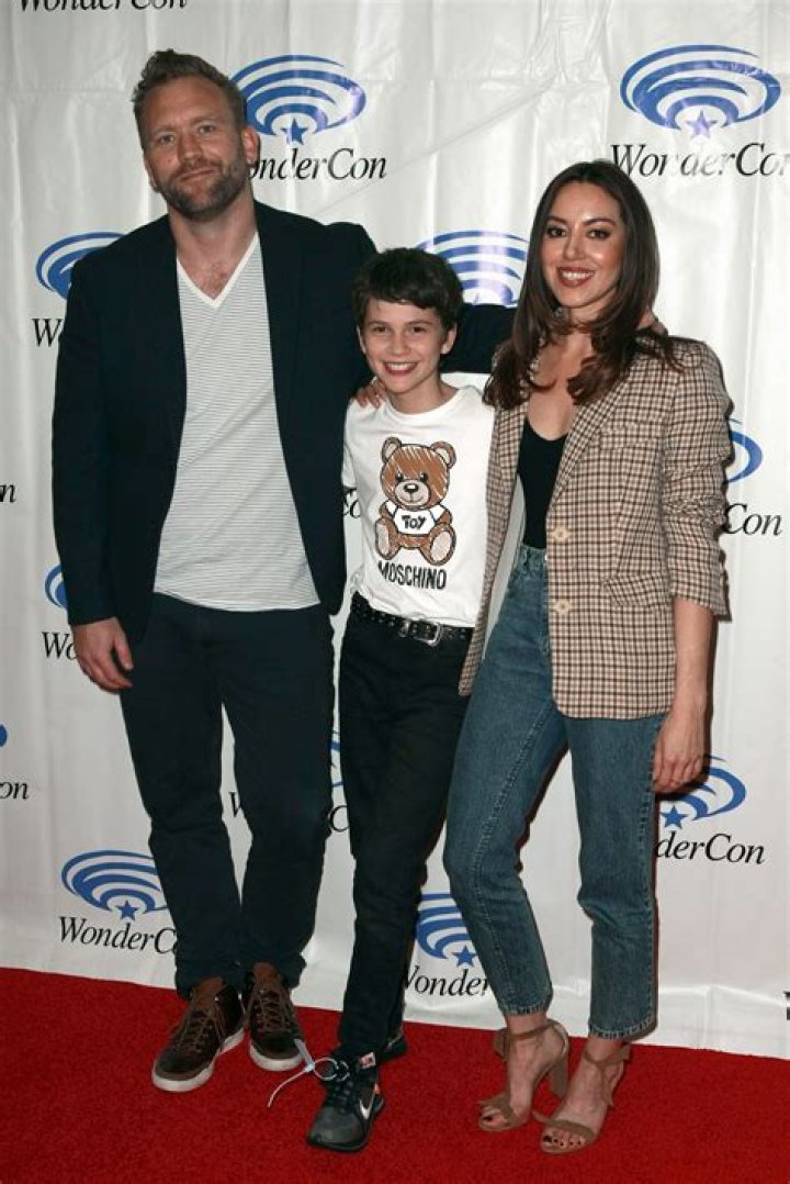 Gabriel Bateman- Wiki, Height, Net Worth, Girlfriend